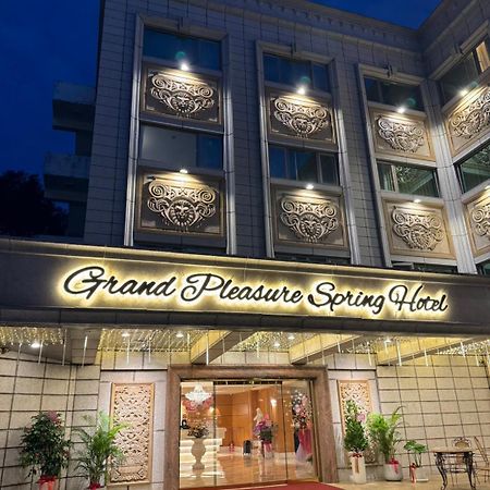 Grand Pleasure Spring Hotel Taipei Bagian luar foto