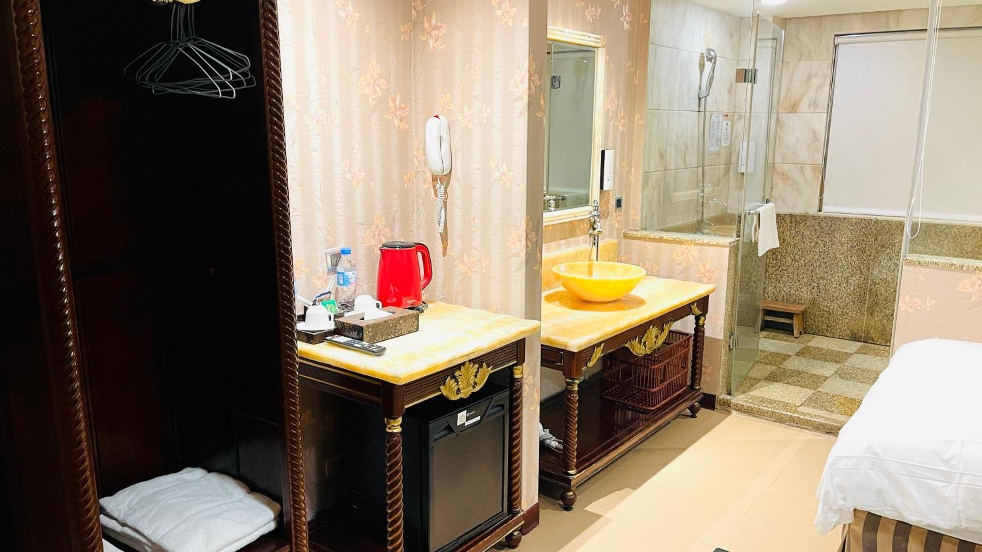 Grand Pleasure Spring Hotel Taipei Bagian luar foto