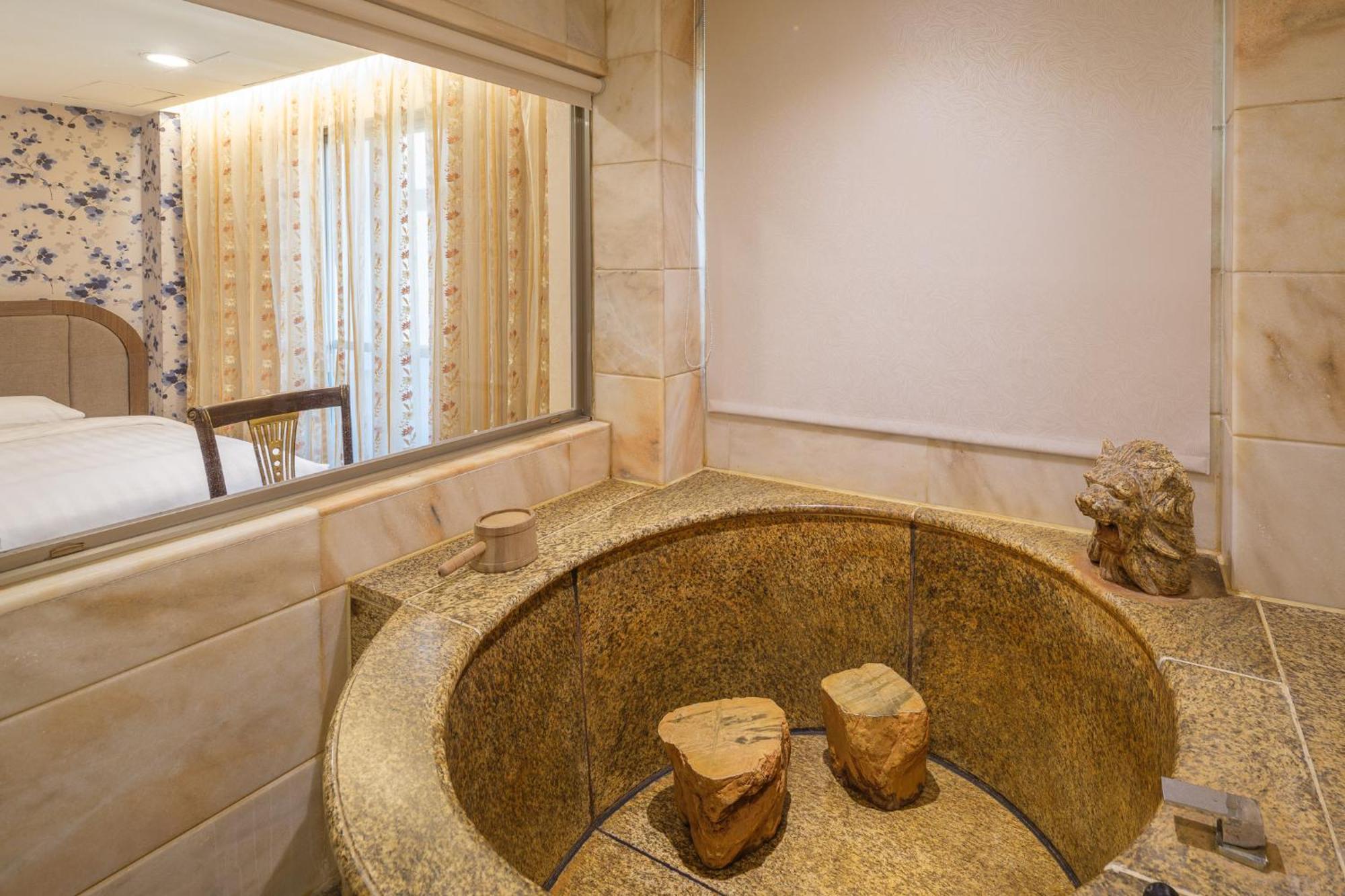 Grand Pleasure Spring Hotel Taipei Bagian luar foto