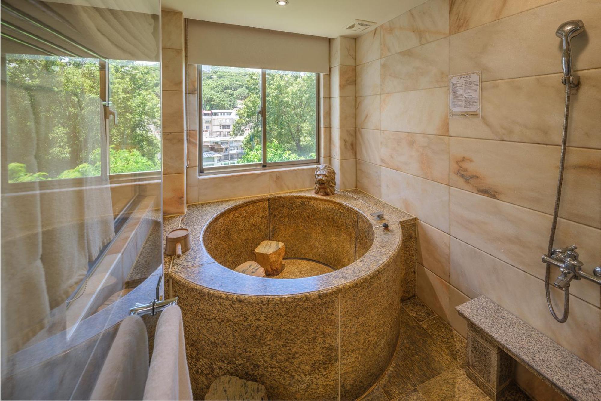 Grand Pleasure Spring Hotel Taipei Bagian luar foto