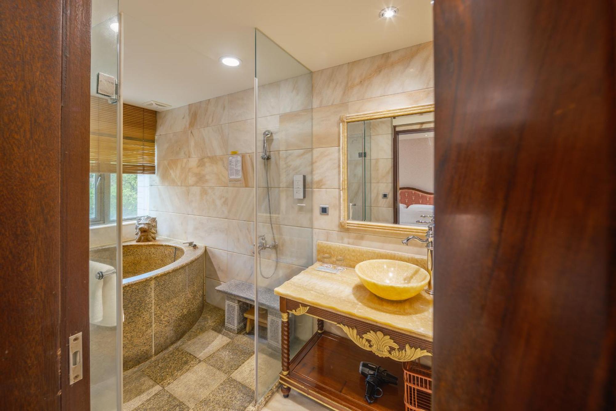 Grand Pleasure Spring Hotel Taipei Bagian luar foto